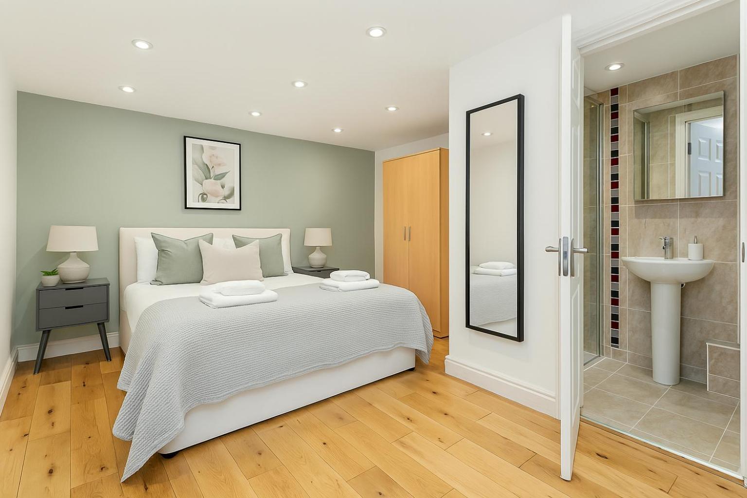 2 Bed Flat Near Camden Market